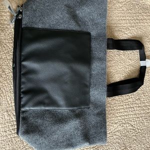 New DSW Tote Bag with Handle in Gray (Felt) and Black